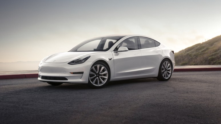 Tesla model 3 duyuruldu